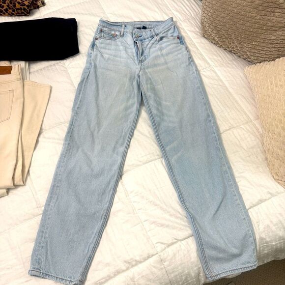 American Eagle Outfitters Denim - American Eagle “Strigid” Light Wash Straight Leg Jeans | Size 2 Regular